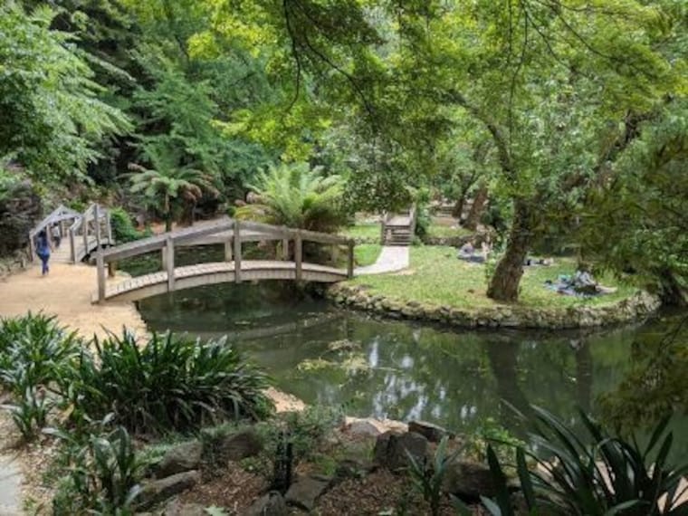 Alfred Nicholas Memorial Garden-4